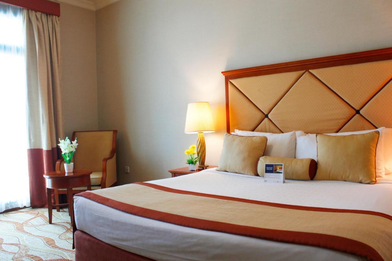 Al Diar Capital Hotel Абу Даби Екстериор снимка