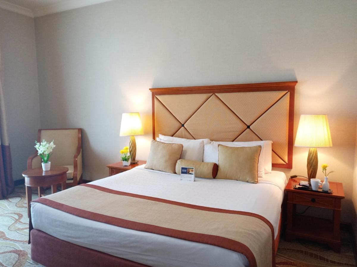Al Diar Capital Hotel Абу Даби Екстериор снимка