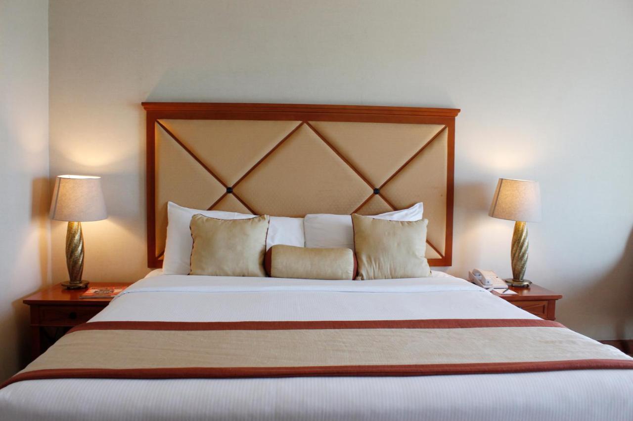 Al Diar Capital Hotel Абу Даби Екстериор снимка