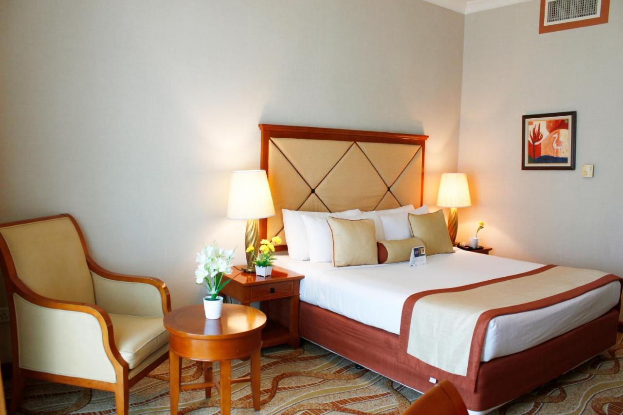 Al Diar Capital Hotel Абу Даби Екстериор снимка