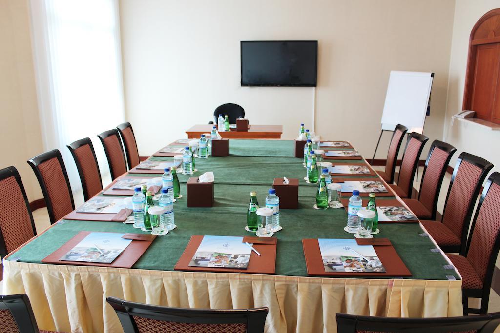 Al Diar Capital Hotel Абу Даби Екстериор снимка